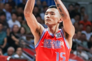 火狐电竞-福建男篮开启夏训！陈林坚、黎伊扬出镜