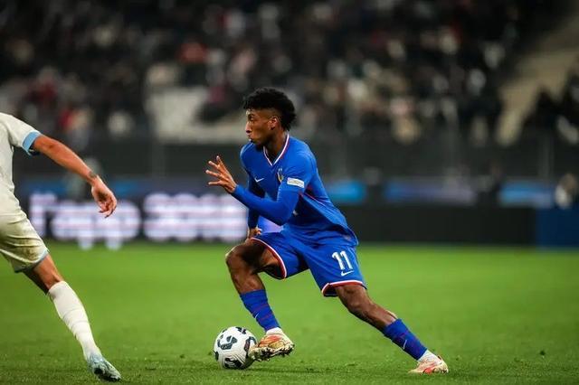 官方:登贝莱和杜埃因伤退出,法国队补招科曼