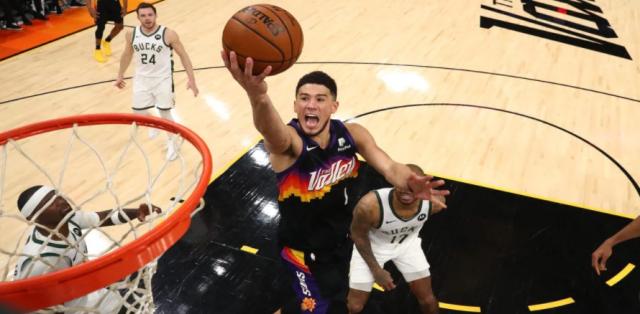 火狐电竞官方网站-总决赛空砍群群主！拼尽全力的布克急需队友支援